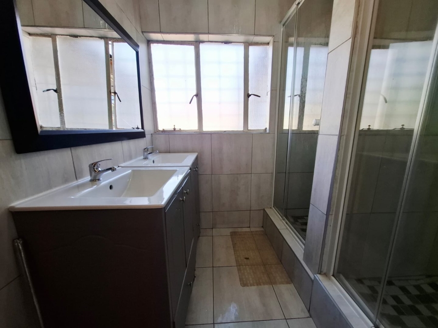 16 Bedroom Property for Sale in Universitas Free State